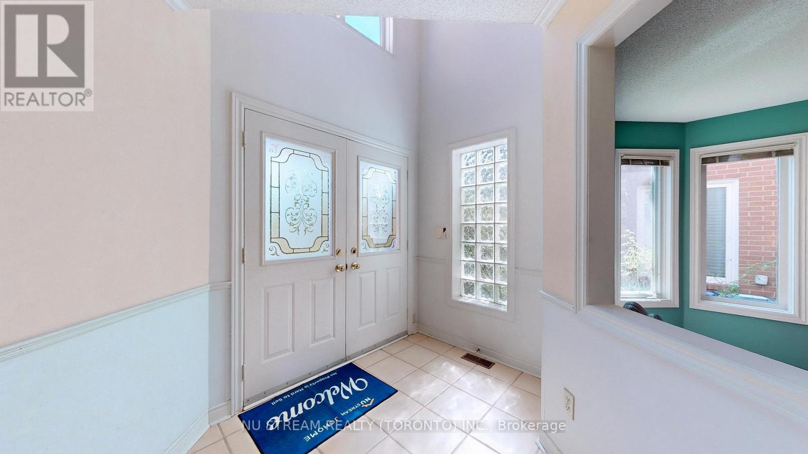 1337 Daniel Creek Road, Mississauga, Ontario  L5V 1V3 - Photo 15 - W12461971