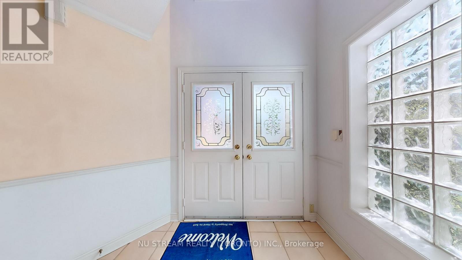 1337 Daniel Creek Road, Mississauga, Ontario  L5V 1V3 - Photo 16 - W12461971