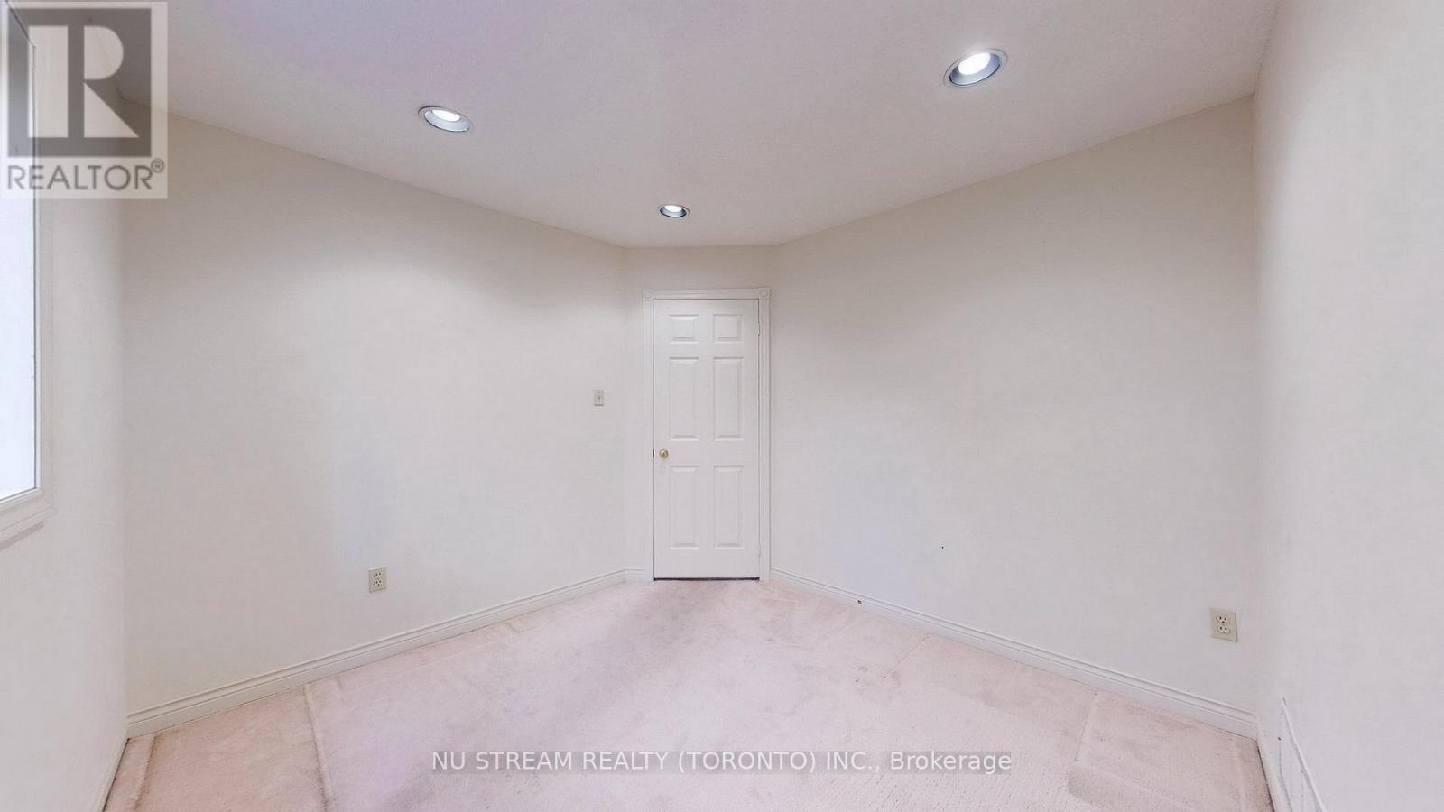 1337 Daniel Creek Road, Mississauga, Ontario  L5V 1V3 - Photo 20 - W12461971