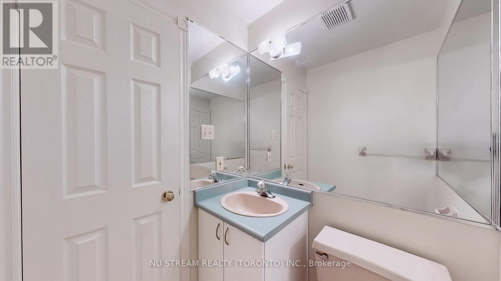 1337 Daniel Creek Road, Mississauga, Ontario  L5V 1V3 - Photo 21 - W12461971