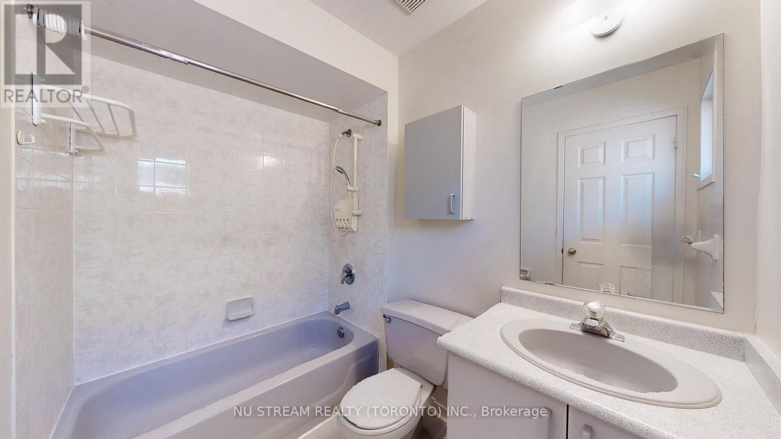 1337 Daniel Creek Road, Mississauga, Ontario  L5V 1V3 - Photo 26 - W12461971