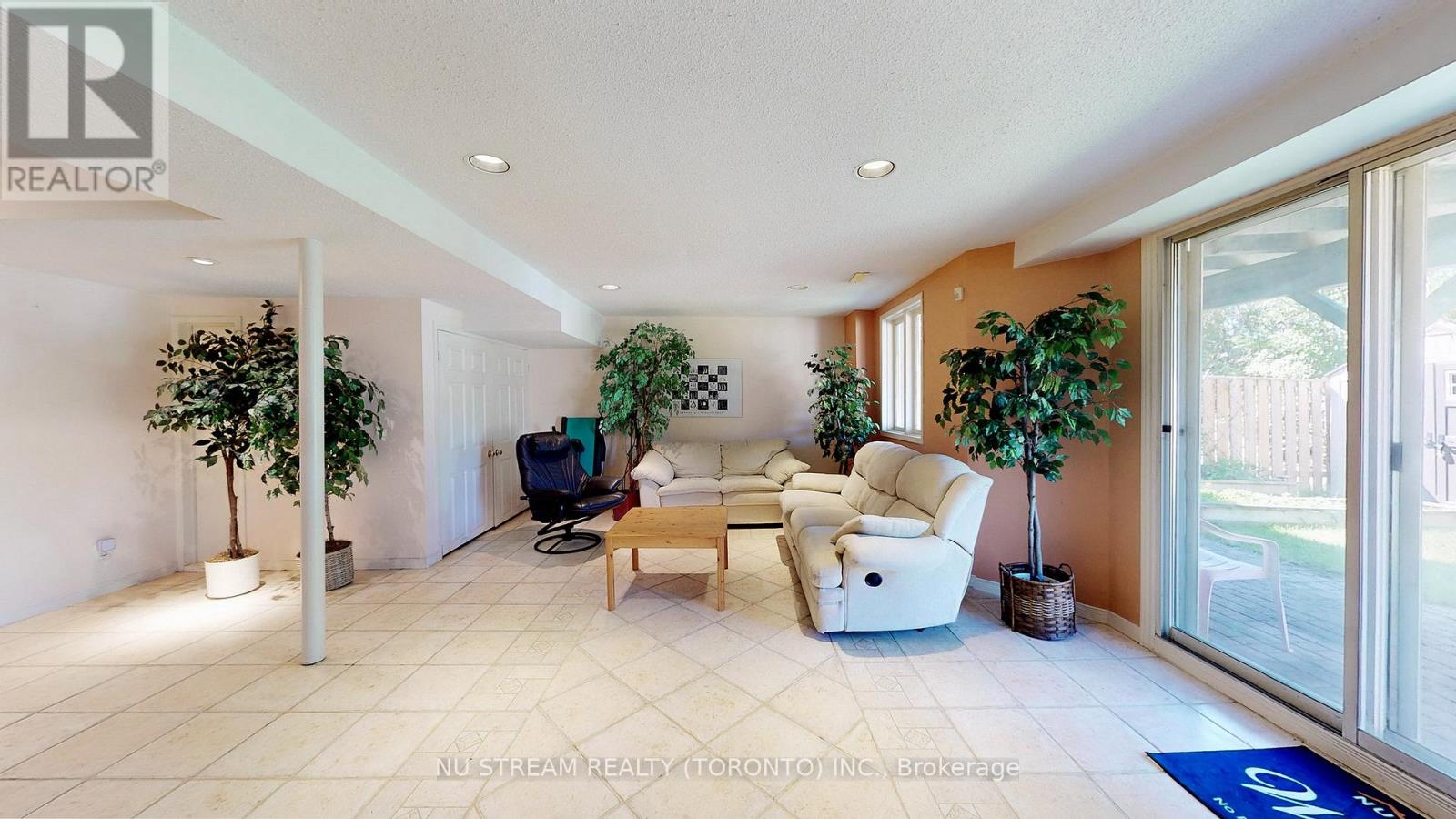 1337 Daniel Creek Road, Mississauga, Ontario  L5V 1V3 - Photo 31 - W12461971