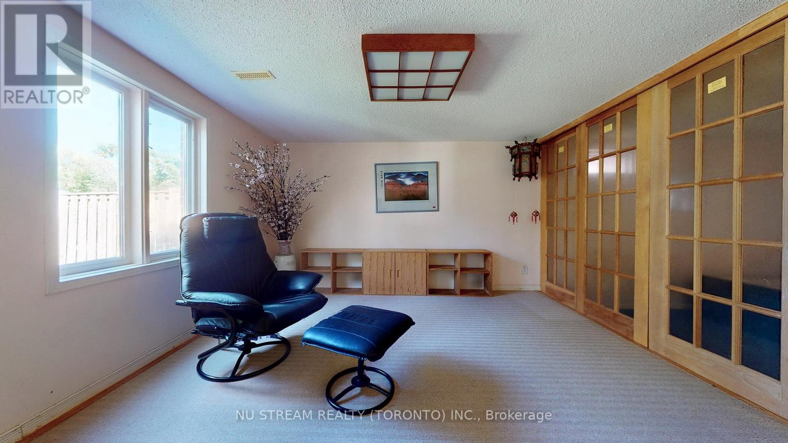 1337 Daniel Creek Road, Mississauga, Ontario  L5V 1V3 - Photo 34 - W12461971