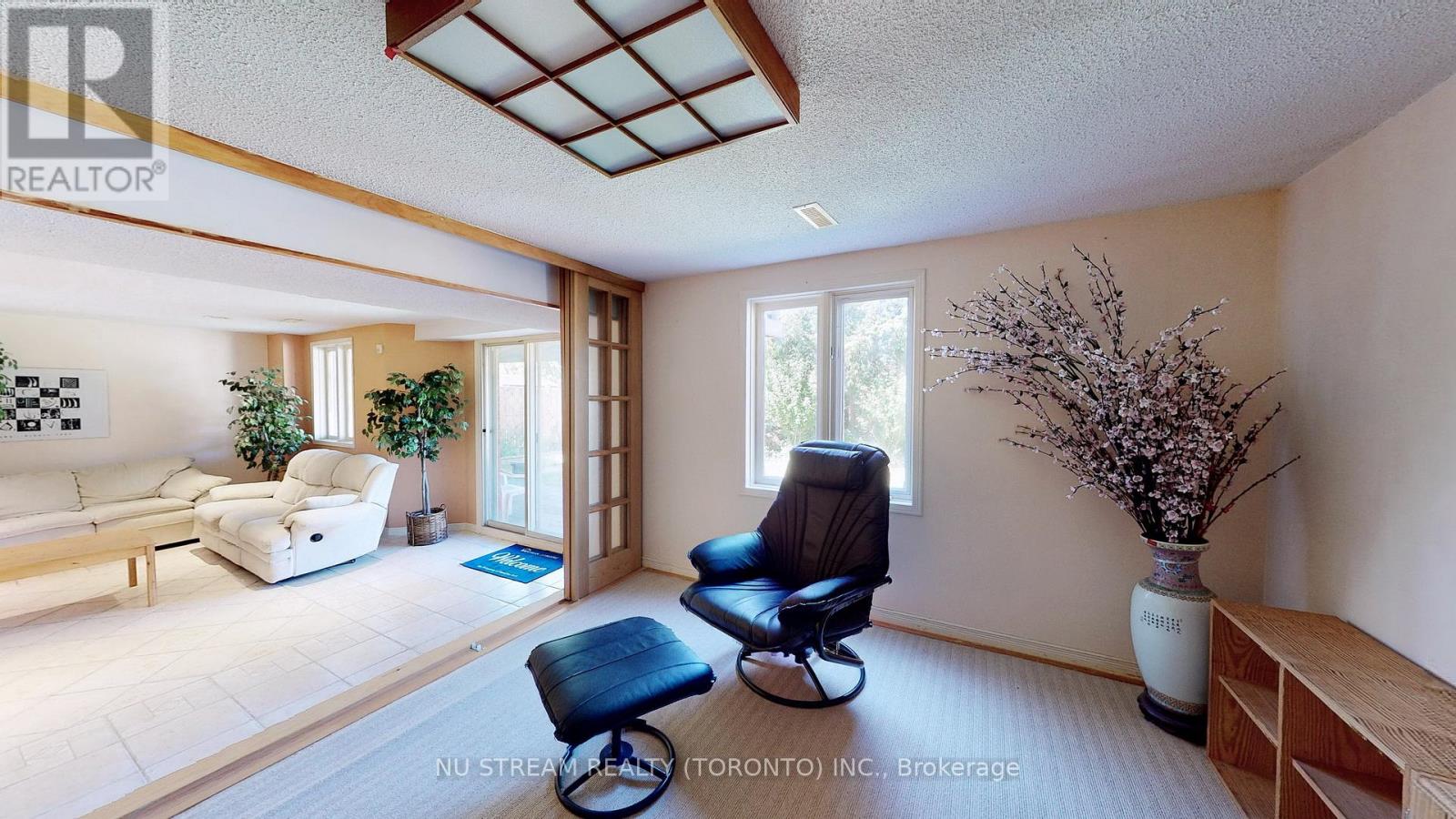 1337 Daniel Creek Road, Mississauga, Ontario  L5V 1V3 - Photo 35 - W12461971