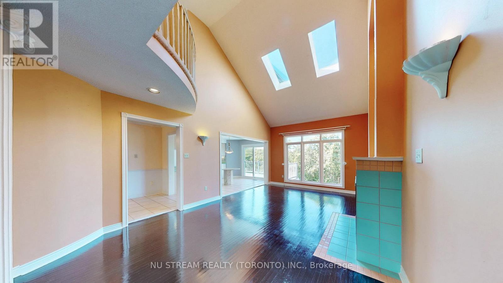 1337 Daniel Creek Road, Mississauga, Ontario  L5V 1V3 - Photo 7 - W12461971