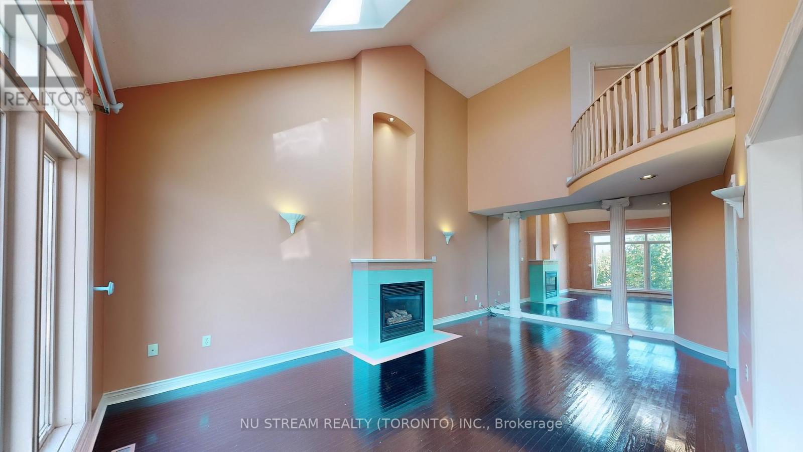 1337 Daniel Creek Road, Mississauga, Ontario  L5V 1V3 - Photo 8 - W12461971