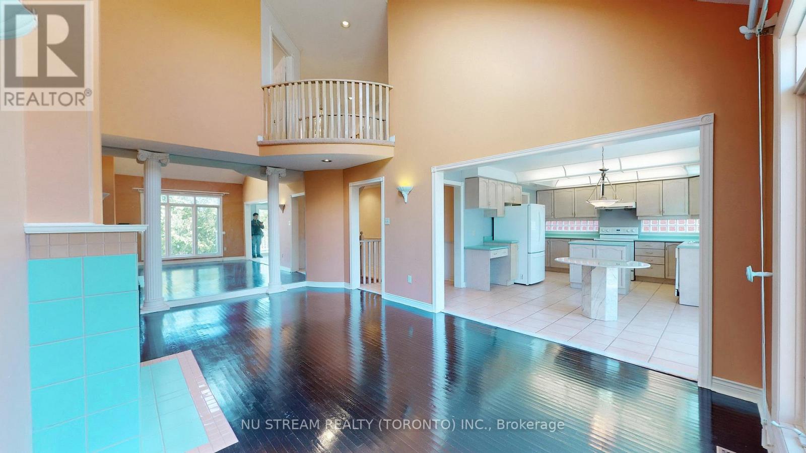 1337 Daniel Creek Road, Mississauga, Ontario  L5V 1V3 - Photo 9 - W12461971