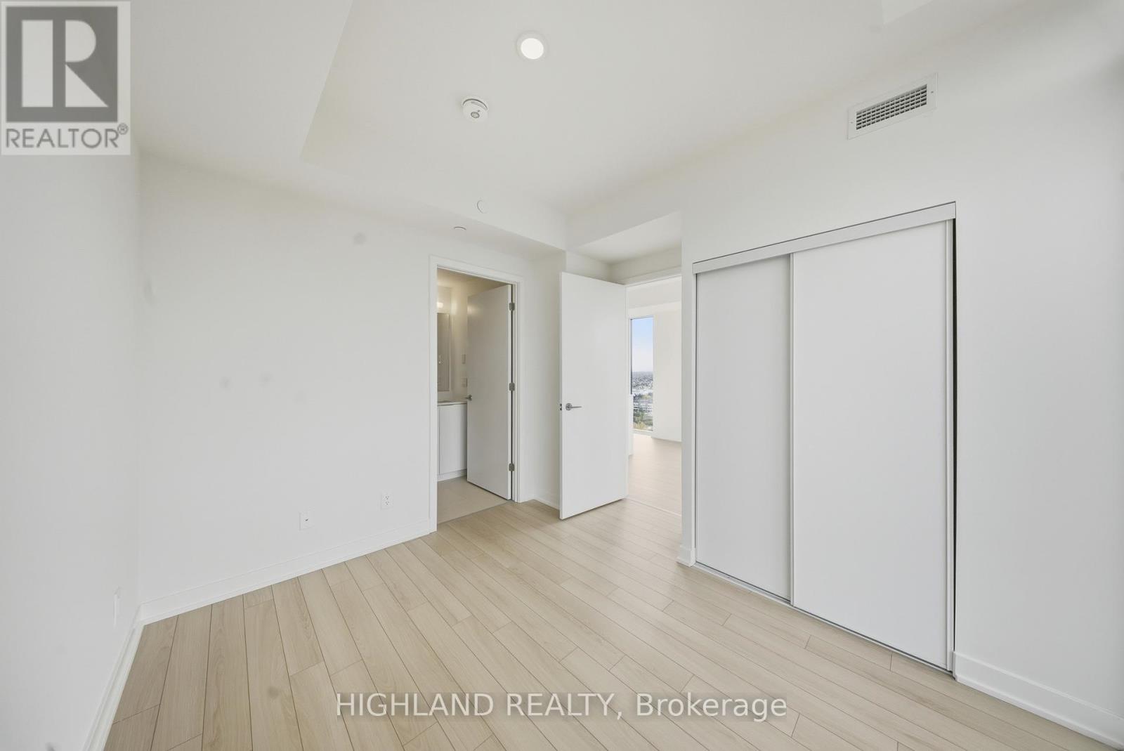 1903 - 3079 Trafalgar Road, Oakville, Ontario  L6H 8C5 - Photo 16 - W12461973