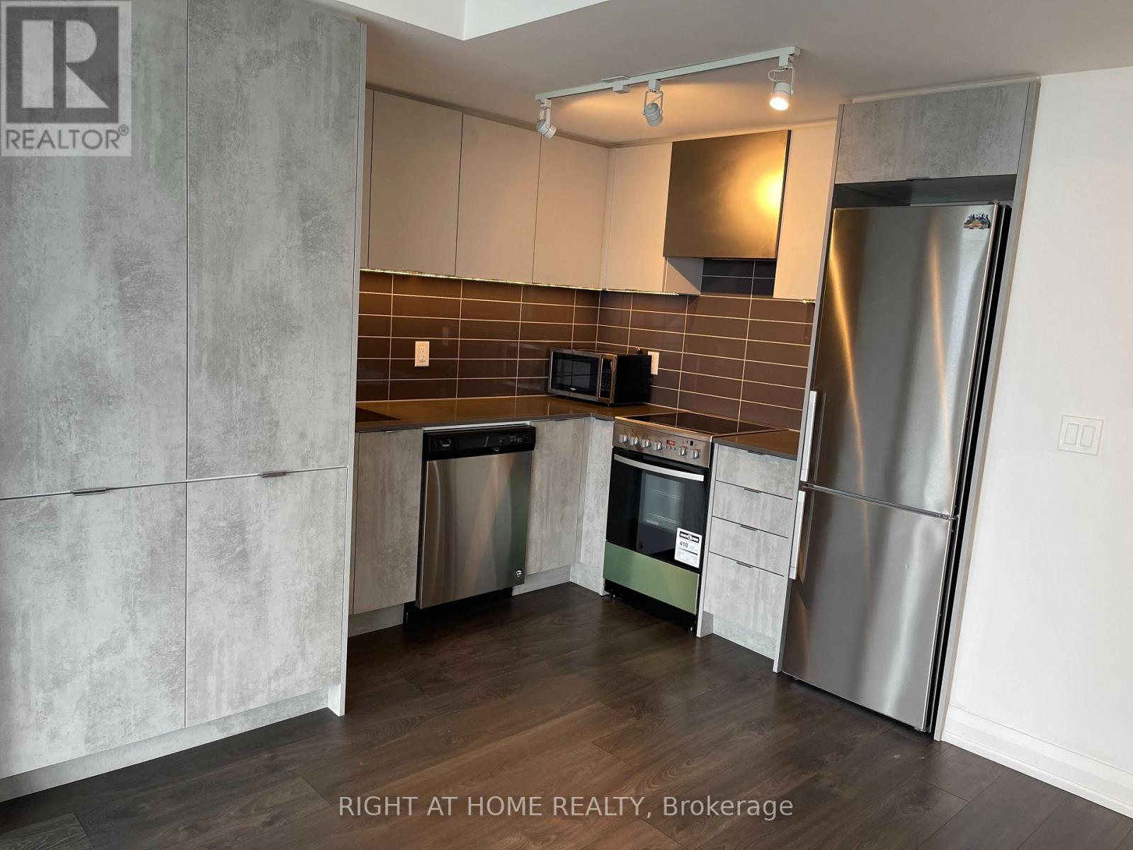 2408 - 30 Gibbs Road, Toronto, Ontario  M9B 6L6 - Photo 5 - W12462003