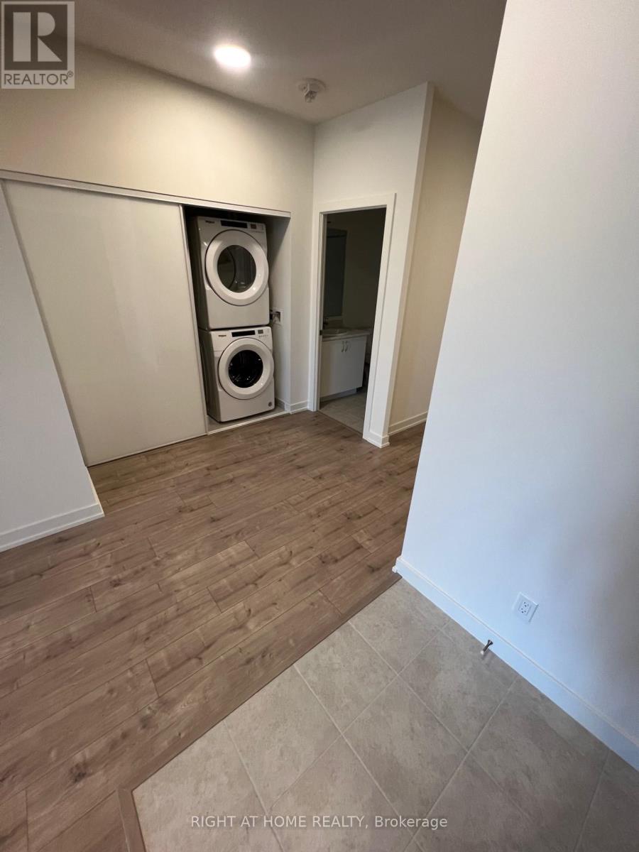 202 - 10 Wilby Crescent, Toronto, Ontario  M9N 0B6 - Photo 4 - W12462017