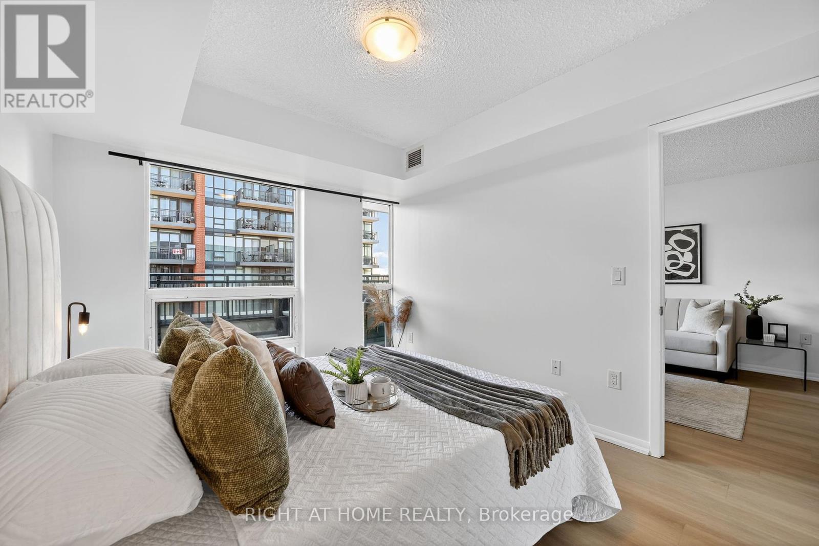 726 - 36 Via Bagnato Street, Toronto, Ontario  M6A 0B7 - Photo 17 - W12462042