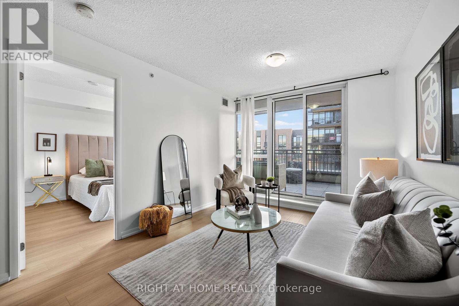 726 - 36 Via Bagnato Street, Toronto, Ontario  M6A 0B7 - Photo 6 - W12462042
