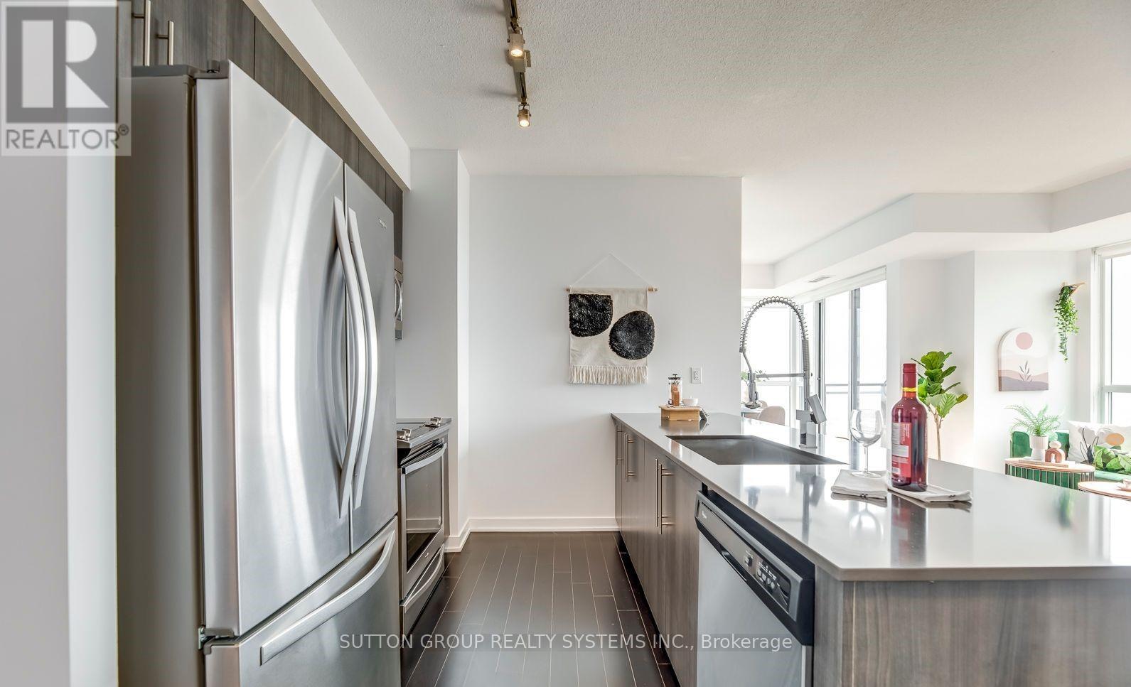 # 4610 - 4011 Brickstone Mews, Mississauga, Ontario  L5B 0J7 - Photo 6 - W12462054
