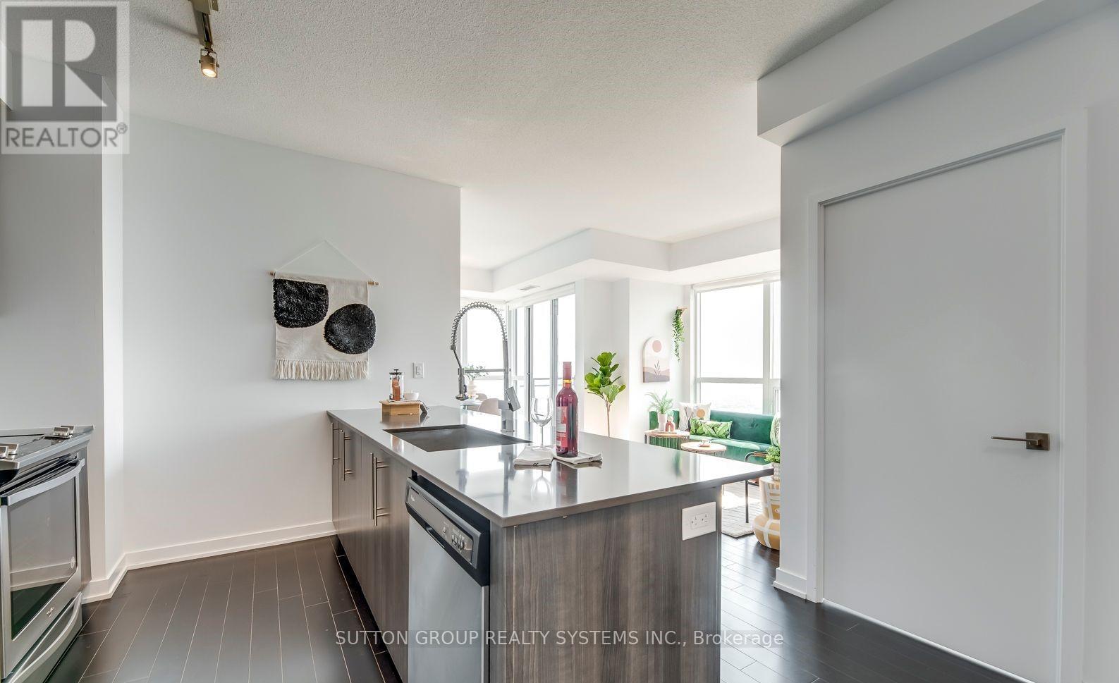 # 4610 - 4011 Brickstone Mews, Mississauga, Ontario  L5B 0J7 - Photo 7 - W12462054