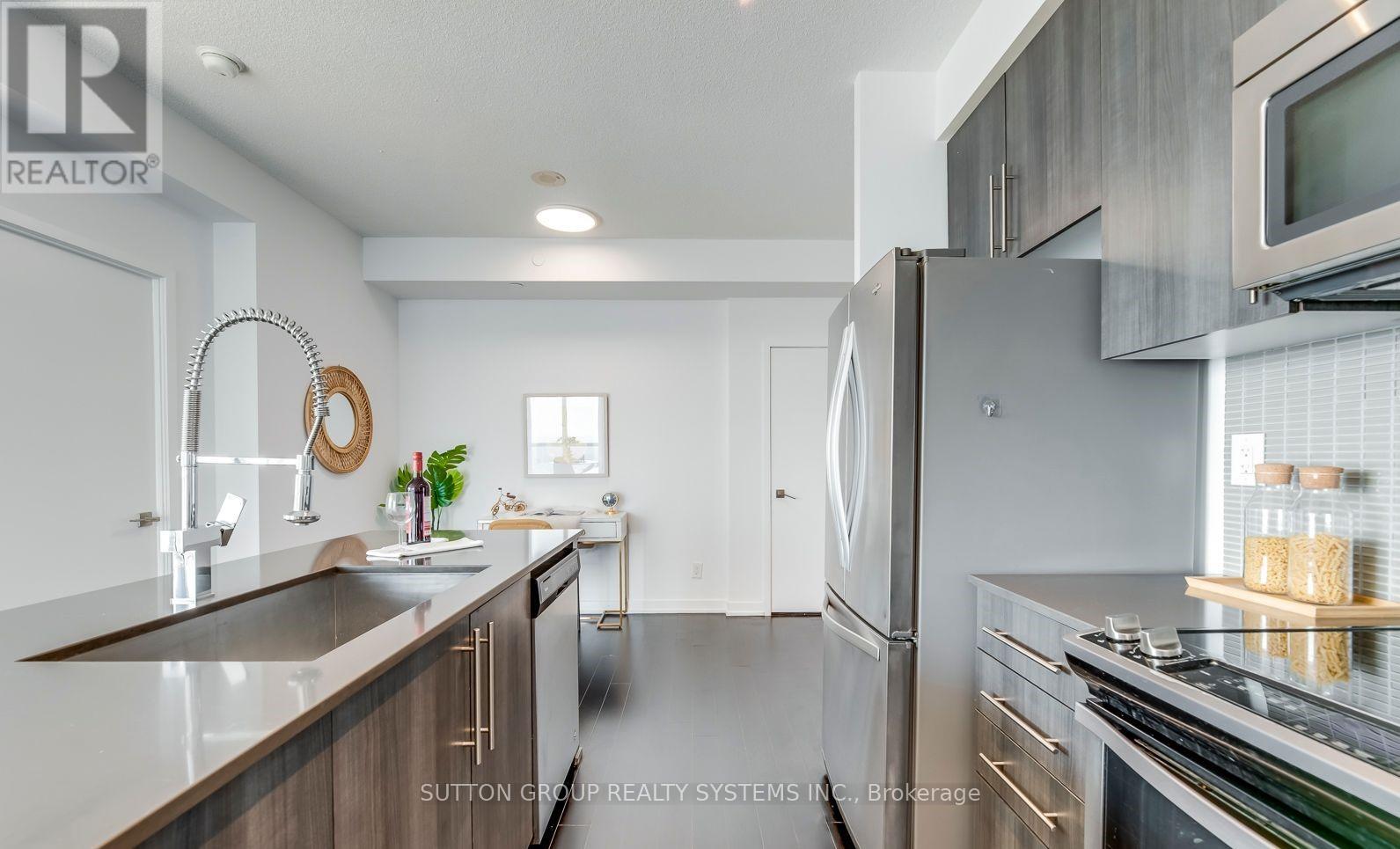 # 4610 - 4011 Brickstone Mews, Mississauga, Ontario  L5B 0J7 - Photo 9 - W12462054