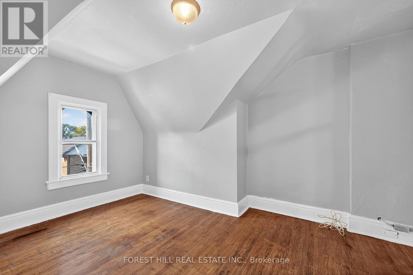 487 Clendenan Avenue, Toronto, Ontario  M6P 2X7 - Photo 16 - W12462055