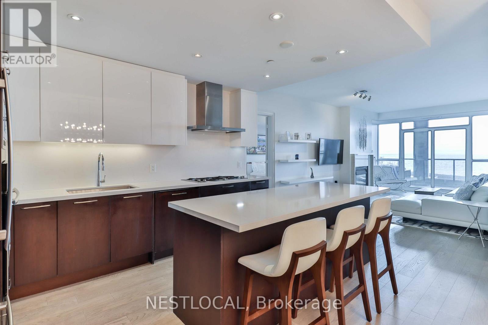 511 - 11 Bronte Road, Oakville, Ontario  L6L 0E1 - Photo 4 - W12462057