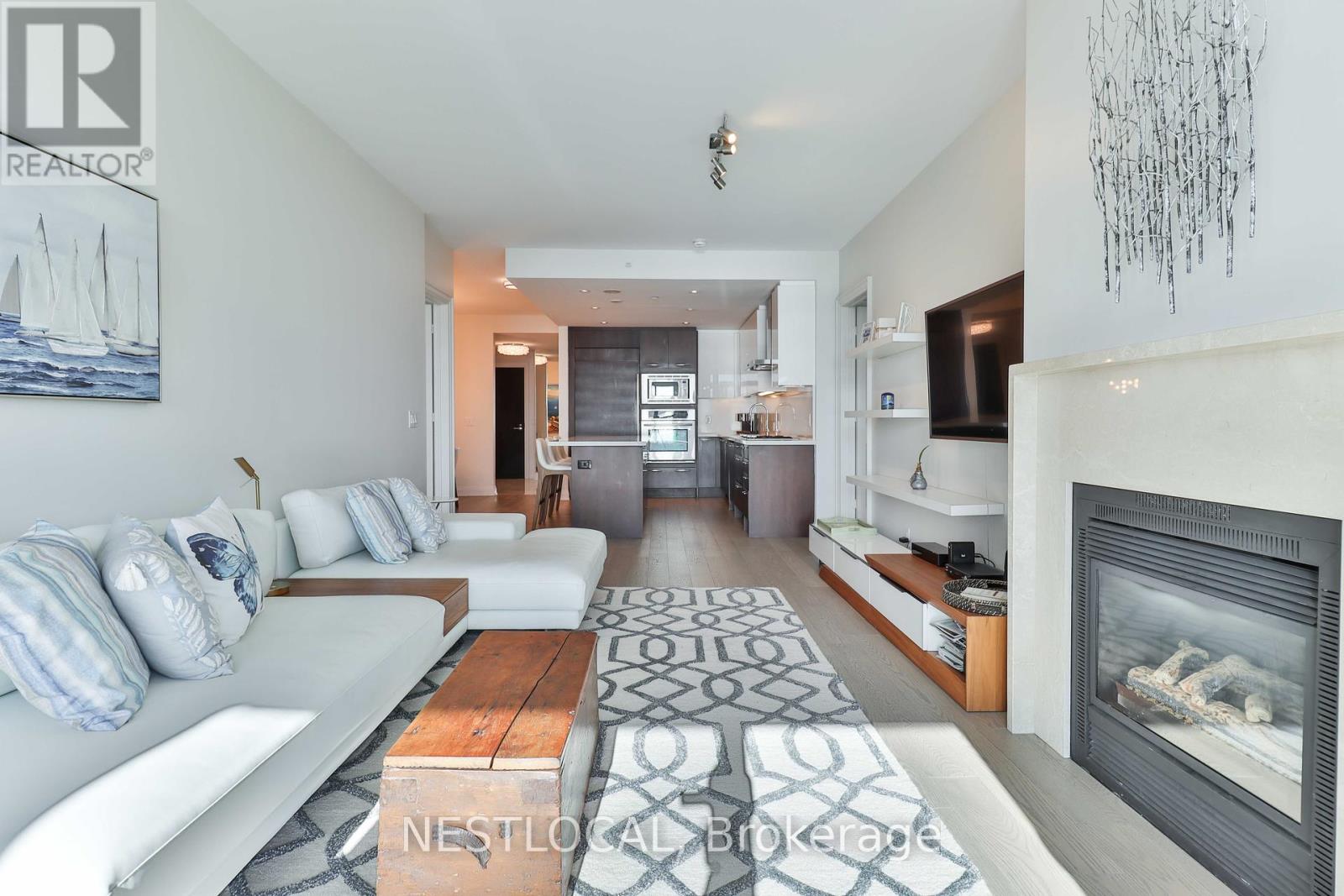 511 - 11 Bronte Road, Oakville, Ontario  L6L 0E1 - Photo 8 - W12462057