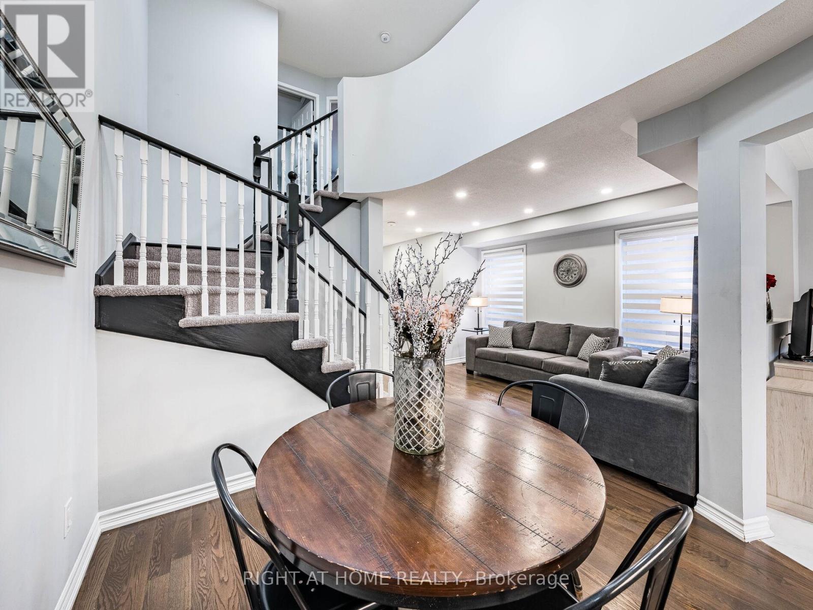 1156 Prestonwood Crescent, Mississauga, Ontario  L5V 2V3 - Photo 11 - W12462058
