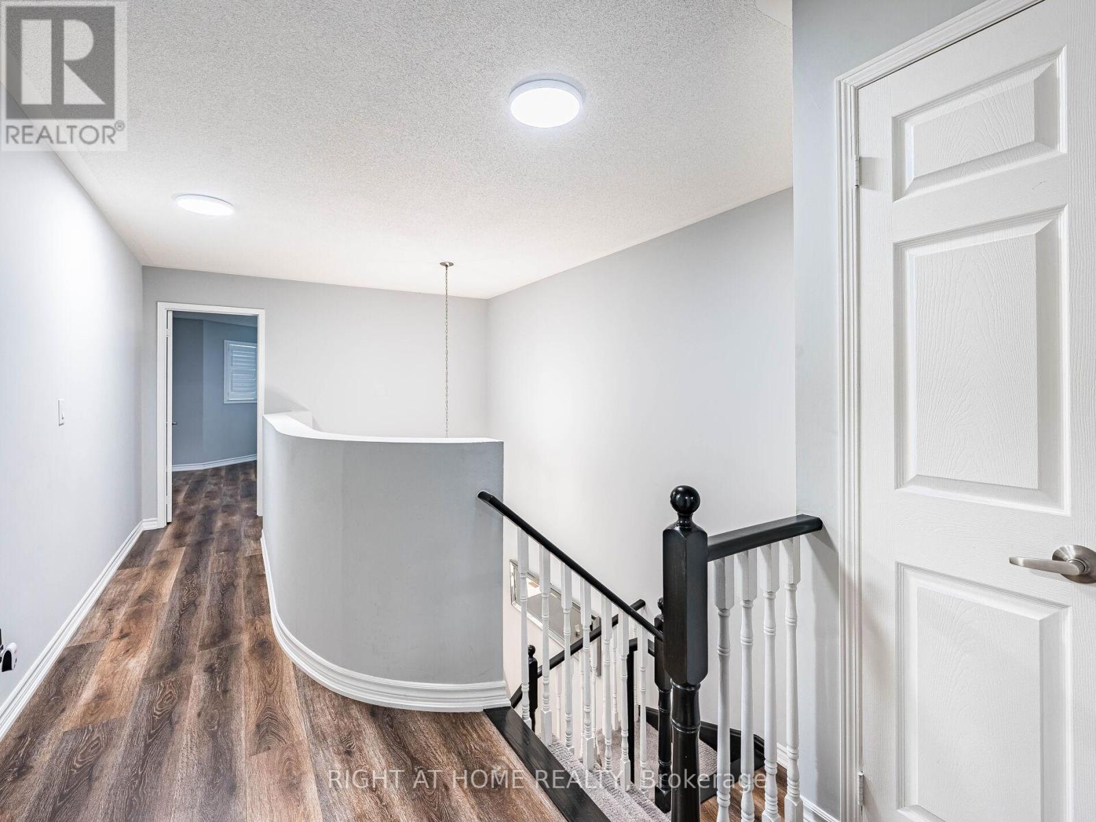 1156 Prestonwood Crescent, Mississauga, Ontario  L5V 2V3 - Photo 23 - W12462058