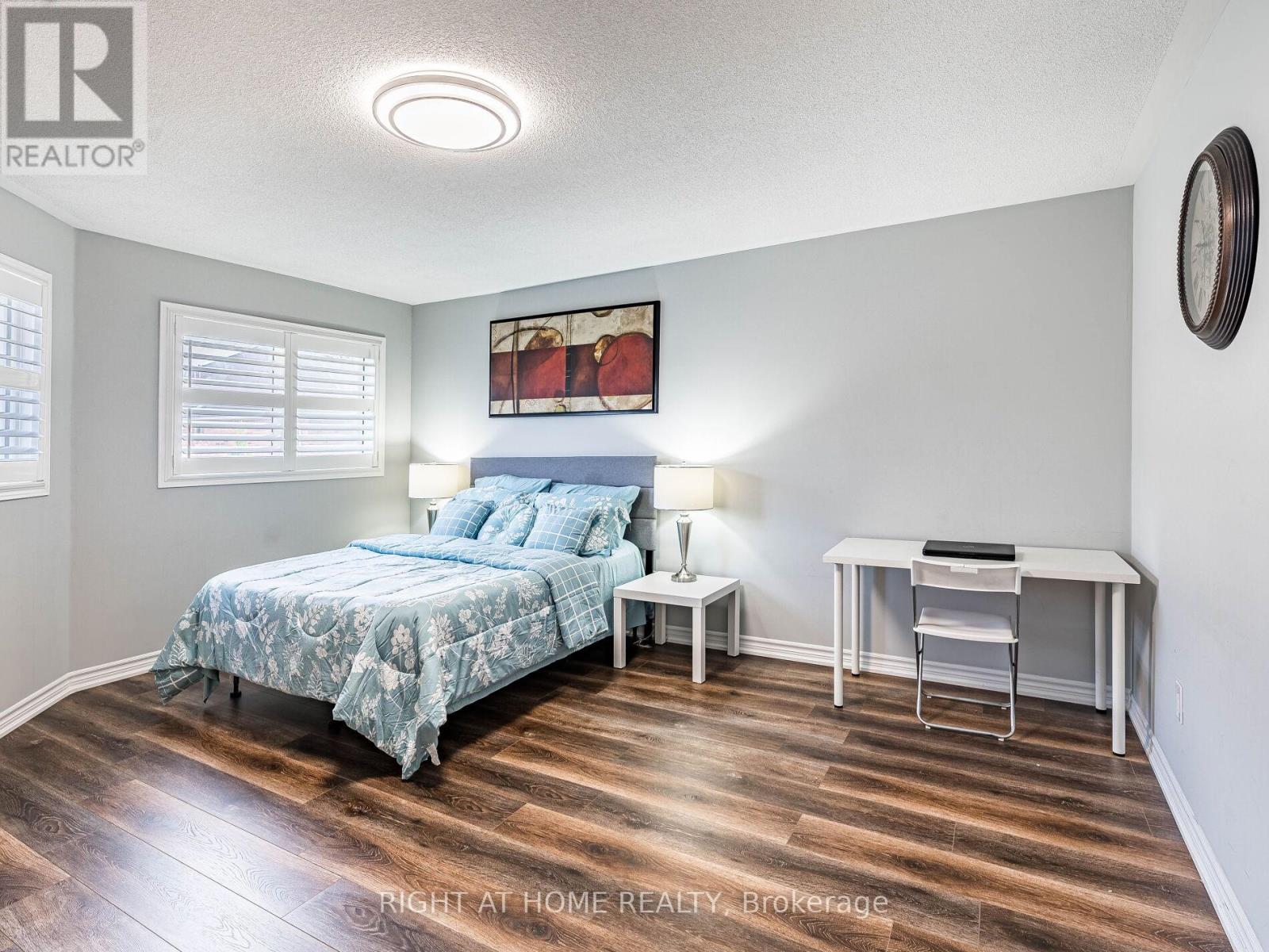 1156 Prestonwood Crescent, Mississauga, Ontario  L5V 2V3 - Photo 25 - W12462058