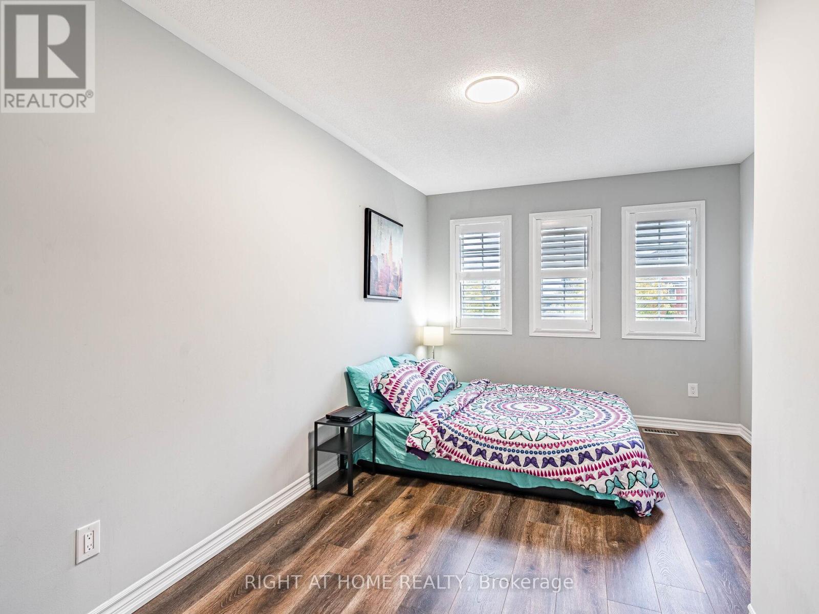 1156 Prestonwood Crescent, Mississauga, Ontario  L5V 2V3 - Photo 30 - W12462058
