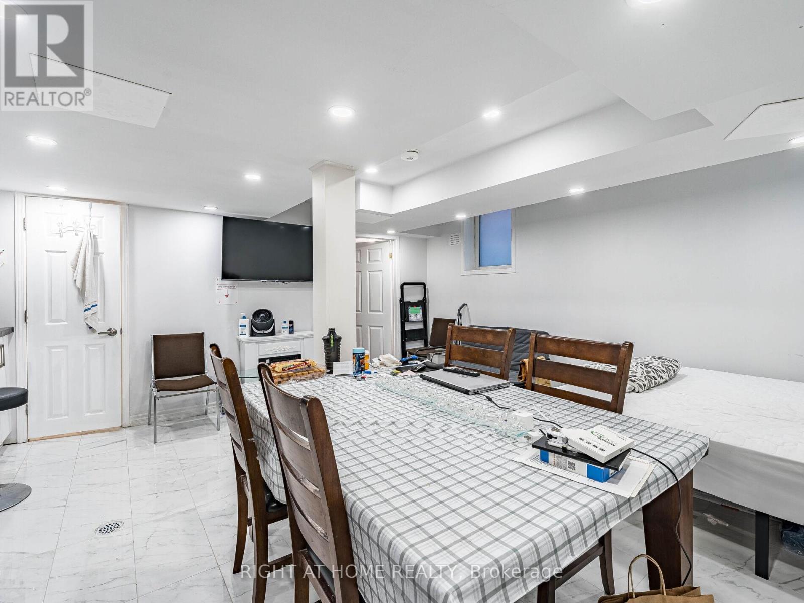 1156 Prestonwood Crescent, Mississauga, Ontario  L5V 2V3 - Photo 40 - W12462058