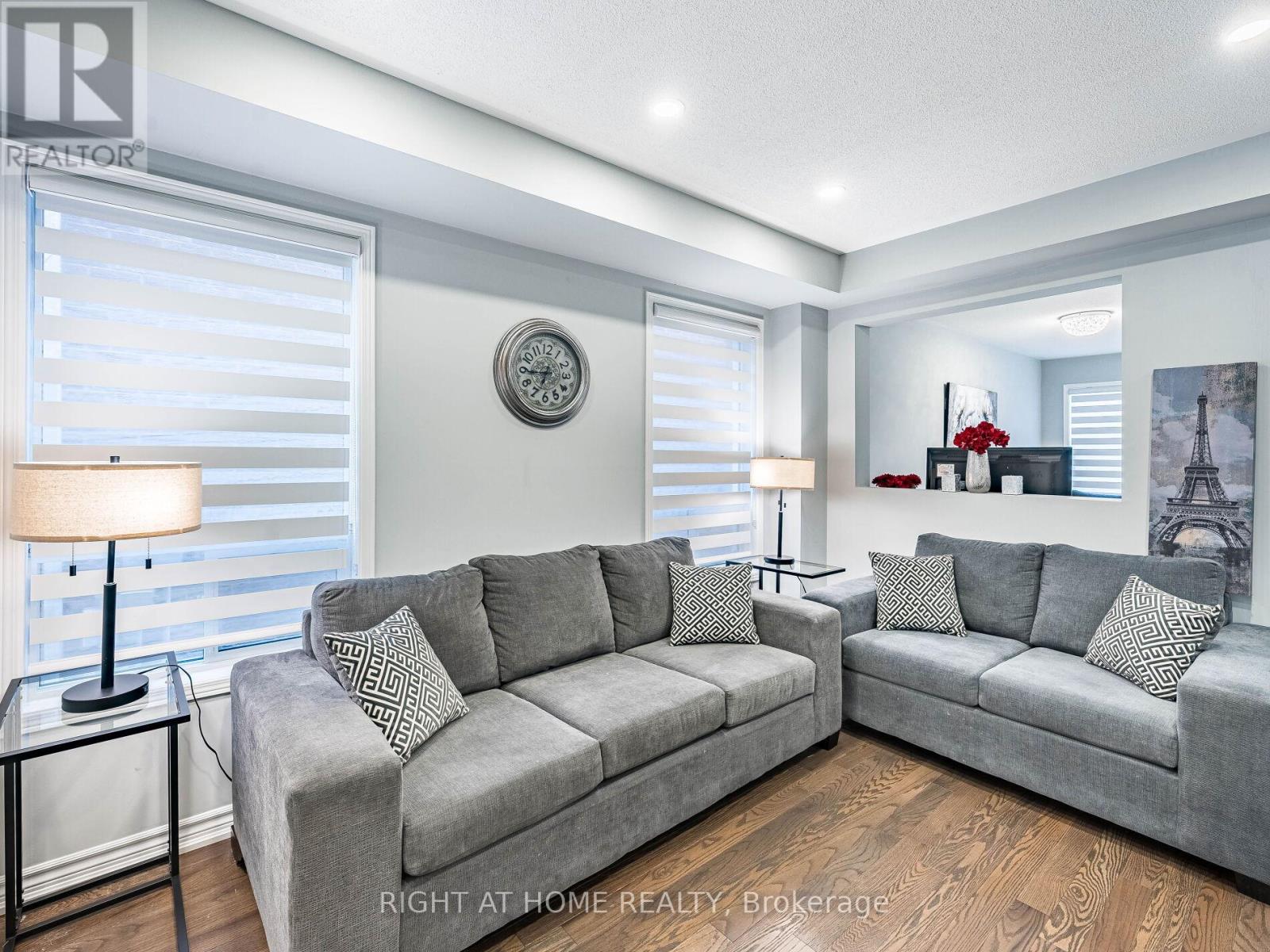 1156 Prestonwood Crescent, Mississauga, Ontario  L5V 2V3 - Photo 7 - W12462058