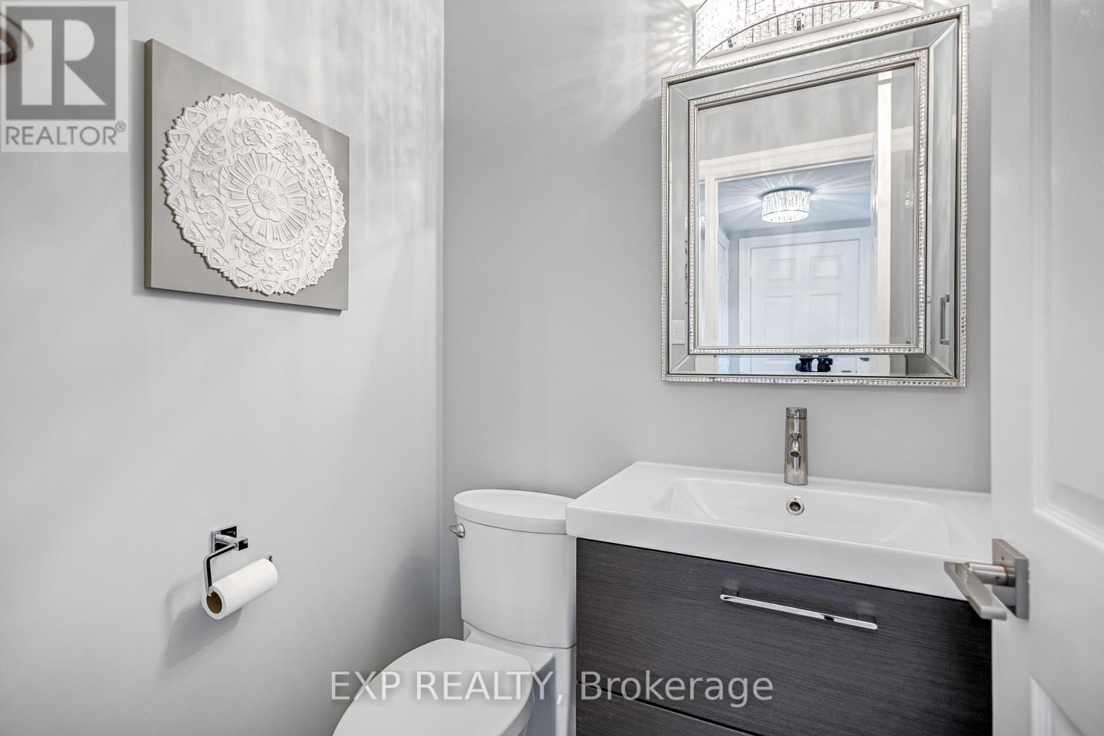 2403 Whitehorn Drive, Burlington, Ontario  L7L 7N4 - Photo 16 - W12462060
