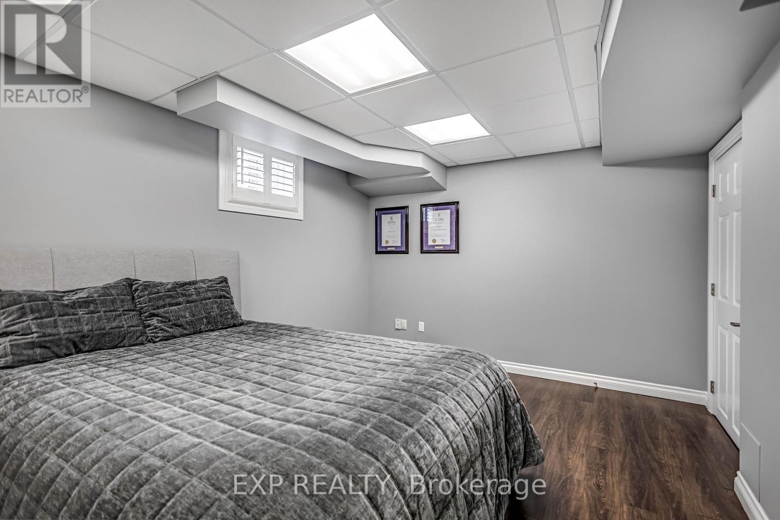 2403 Whitehorn Drive, Burlington, Ontario  L7L 7N4 - Photo 37 - W12462060