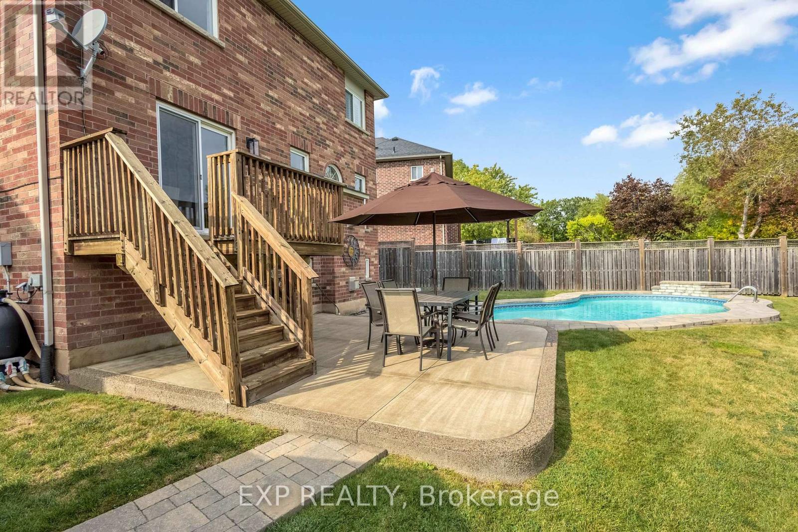 2403 Whitehorn Drive, Burlington, Ontario  L7L 7N4 - Photo 44 - W12462060