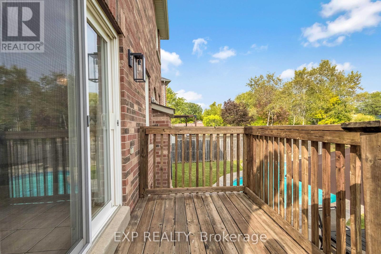 2403 Whitehorn Drive, Burlington, Ontario  L7L 7N4 - Photo 45 - W12462060