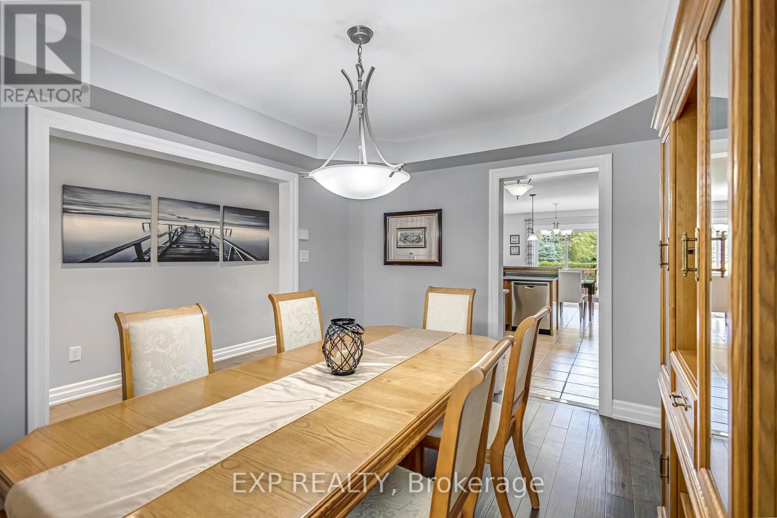 2403 Whitehorn Drive, Burlington, Ontario  L7L 7N4 - Photo 6 - W12462060