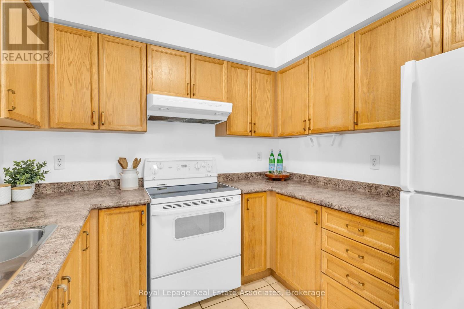 69 Lonestar Crescent, Brampton, Ontario  L7A 2J1 - Photo 15 - W12462071