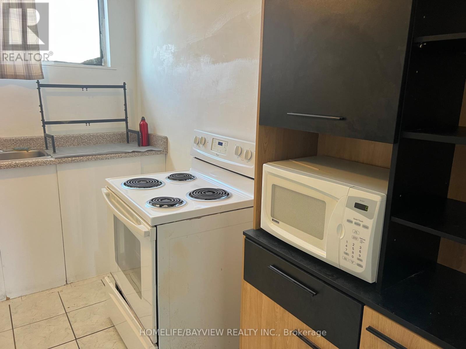 402 - 4689 Jane Street, Toronto, Ontario  M3N 2T6 - Photo 11 - W12462081