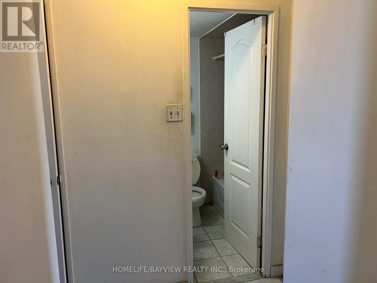 402 - 4689 Jane Street, Toronto, Ontario  M3N 2T6 - Photo 12 - W12462081