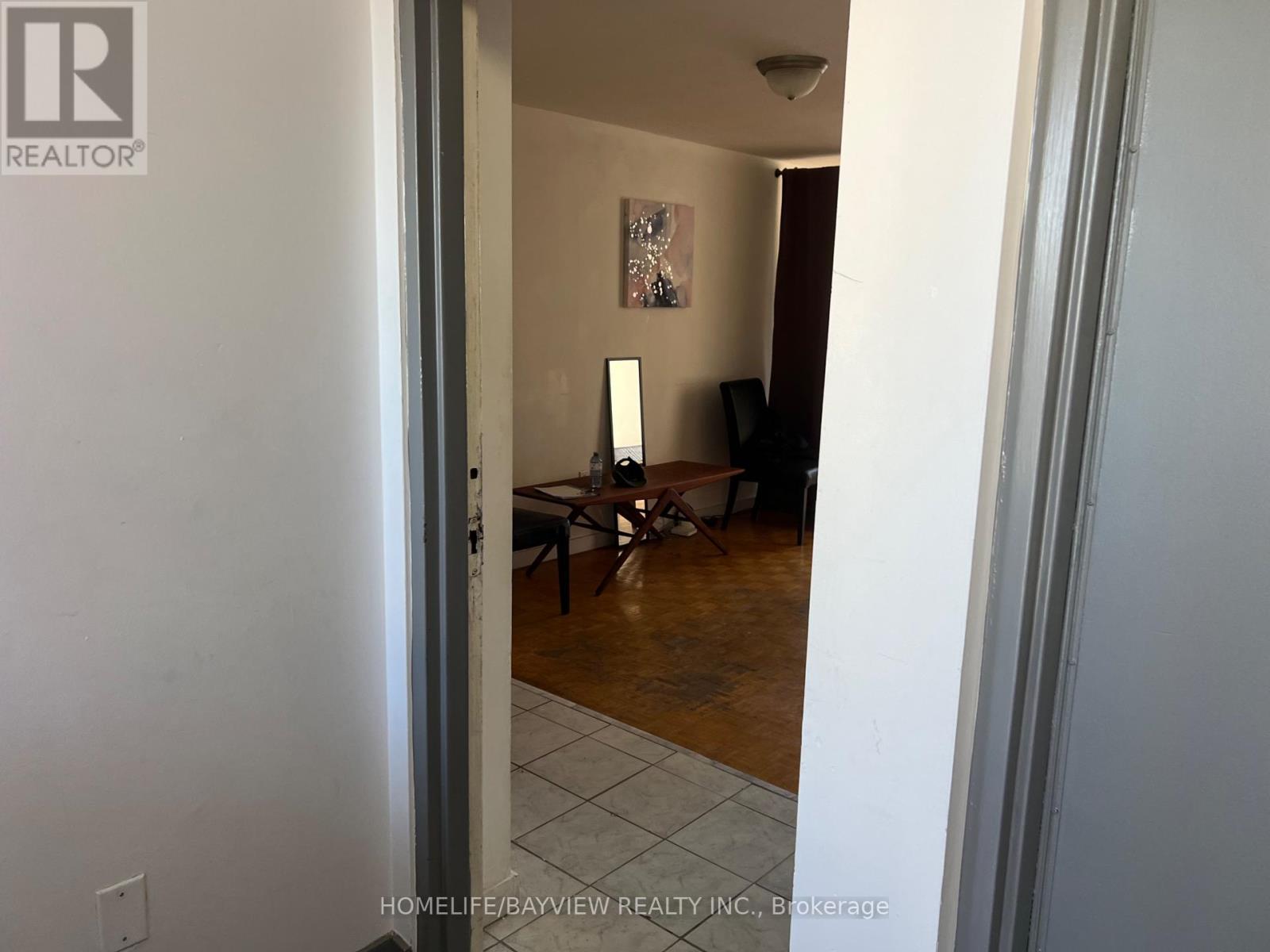 402 - 4689 Jane Street, Toronto, Ontario  M3N 2T6 - Photo 4 - W12462081