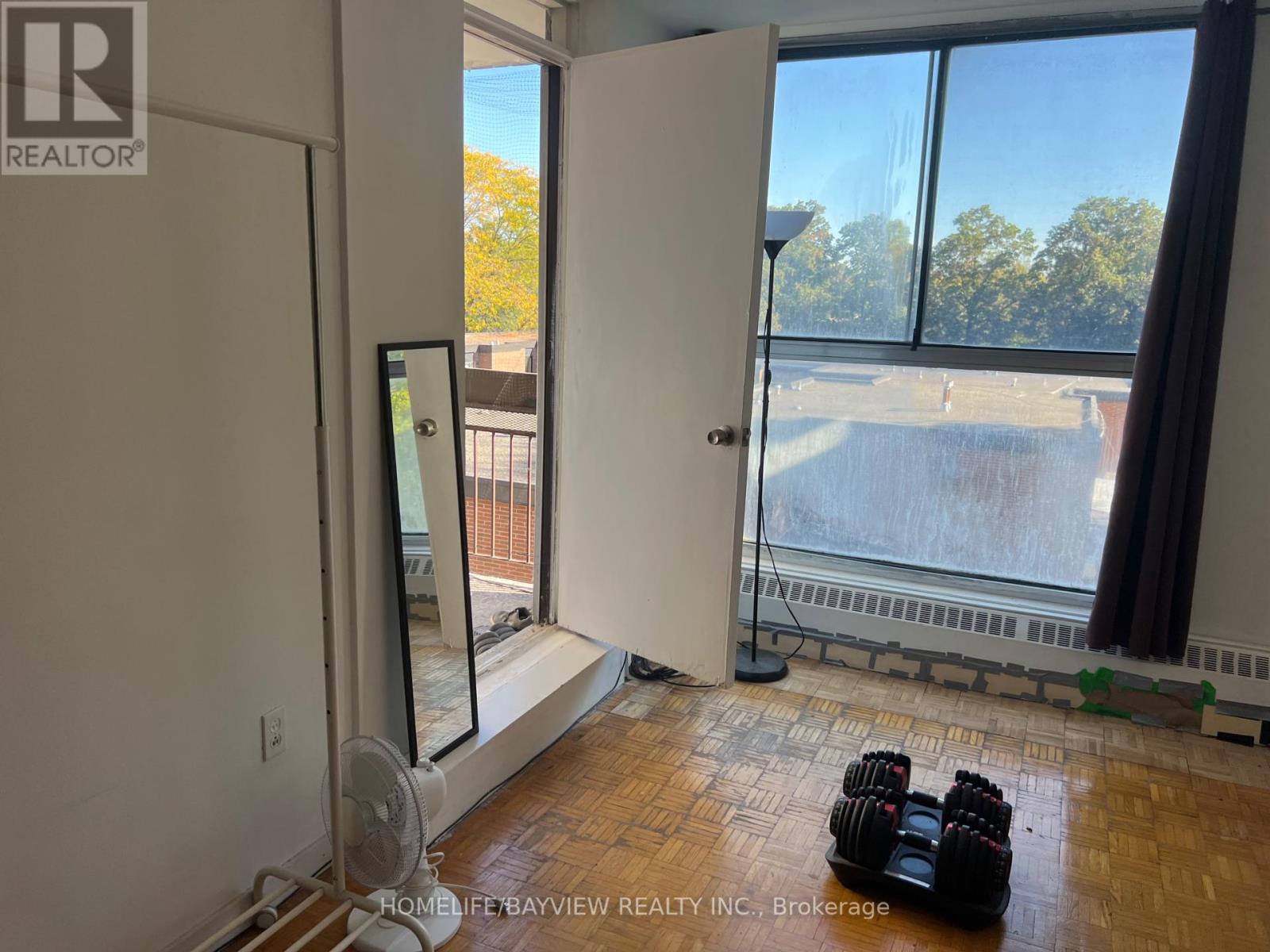 402 - 4689 Jane Street, Toronto, Ontario  M3N 2T6 - Photo 8 - W12462081