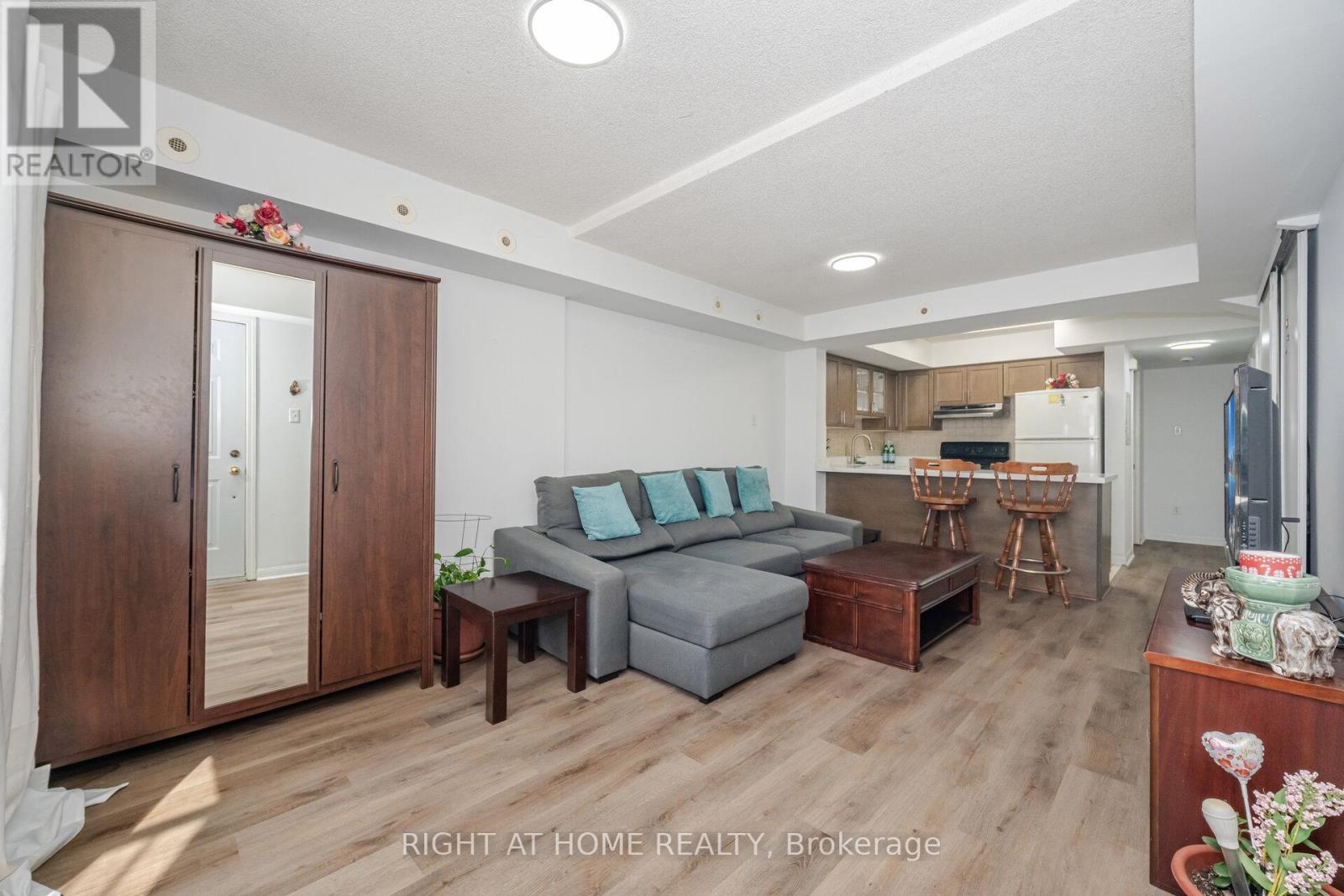 2178 - 95 George Appleton Way, Toronto, Ontario  M3M 0A2 - Photo 6 - W12462082