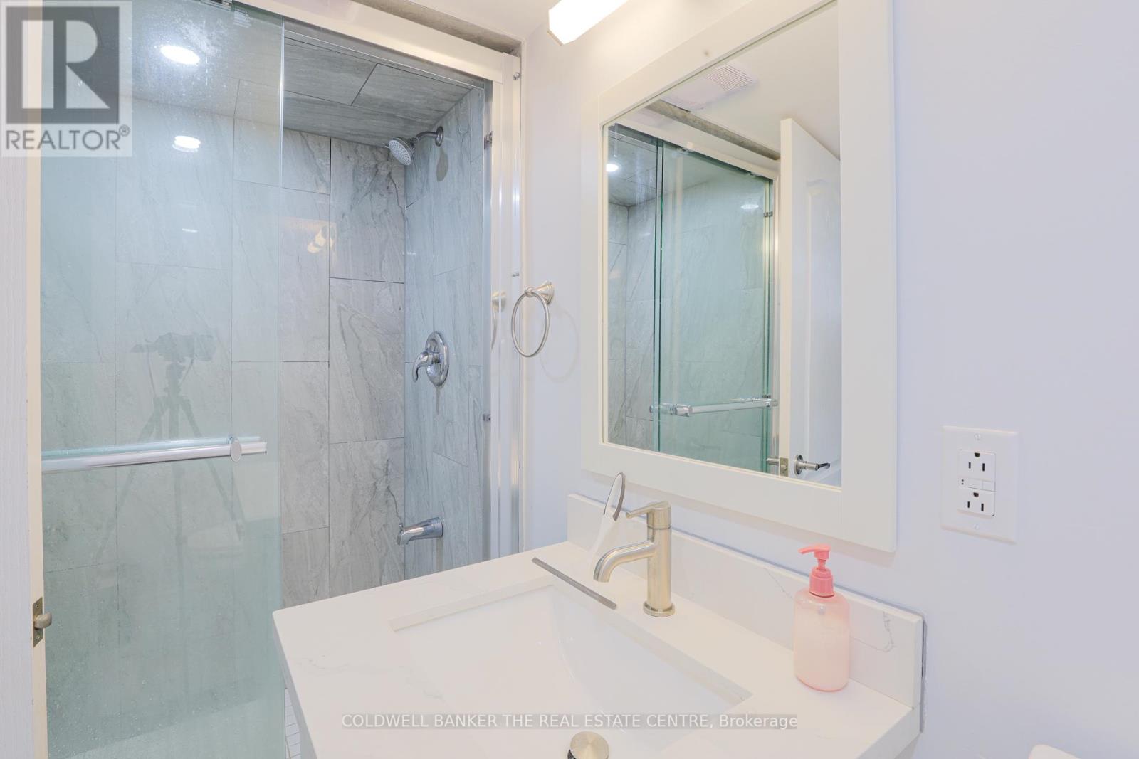 24 Mellowood Avenue, Brampton, Ontario  L6P 2P2 - Photo 37 - W12462083