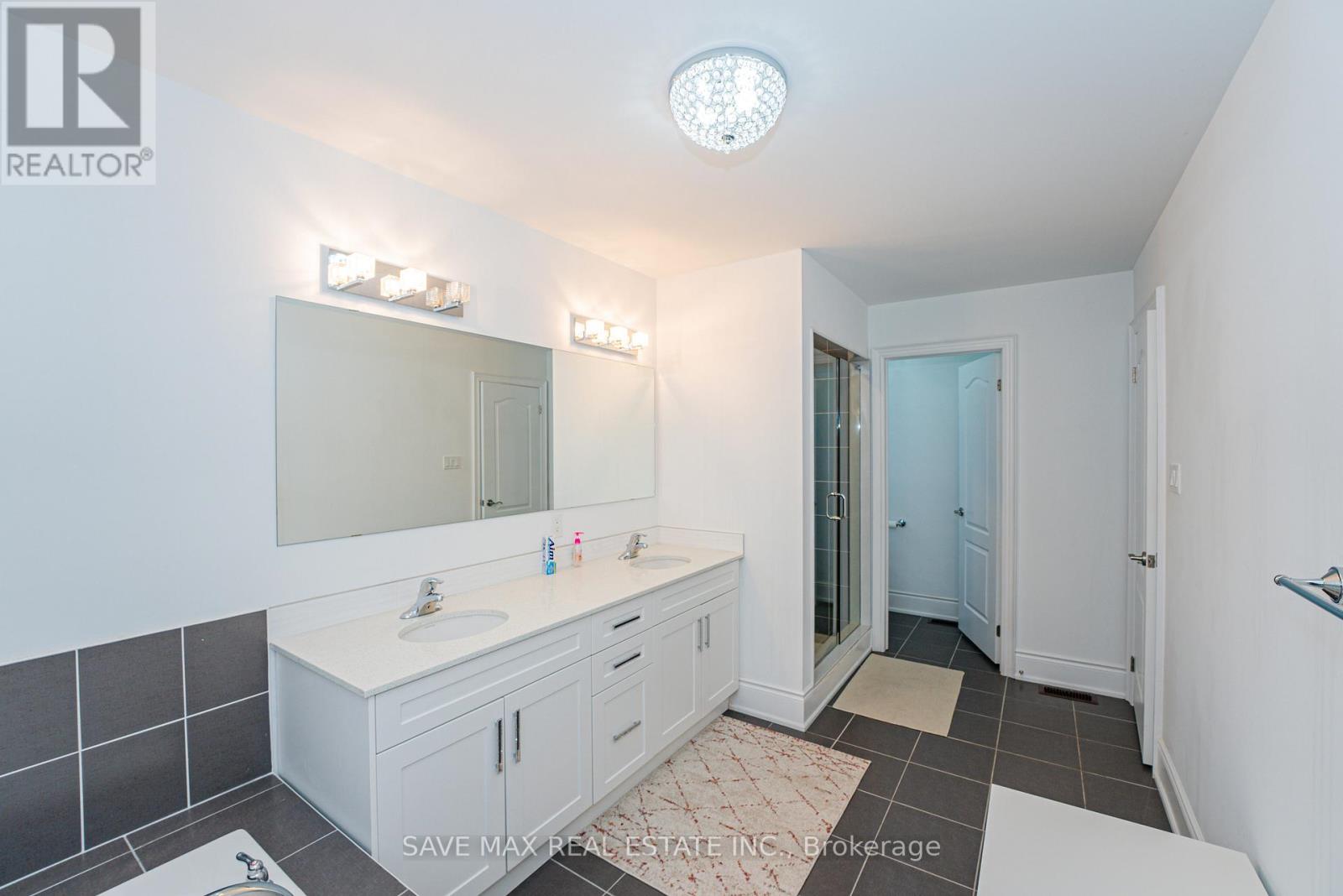 86 Sunset Way, Thorold, Ontario  L0S 1A0 - Photo 21 - X12461979