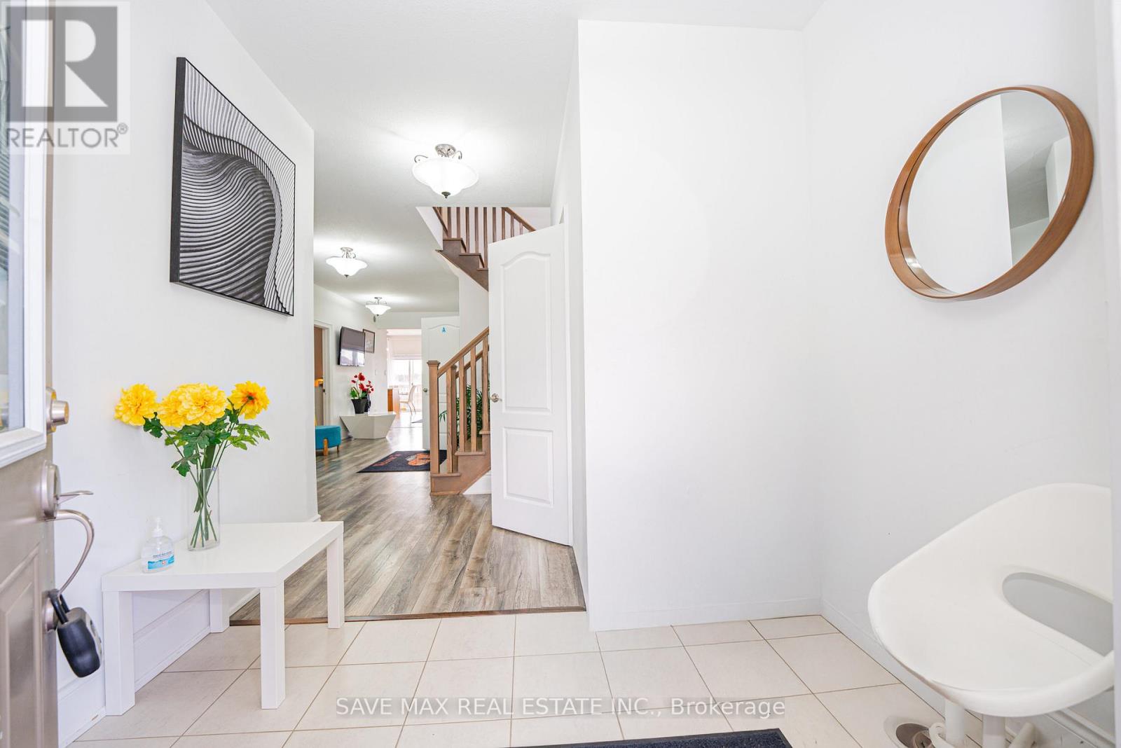 86 Sunset Way, Thorold, Ontario  L0S 1A0 - Photo 5 - X12461979