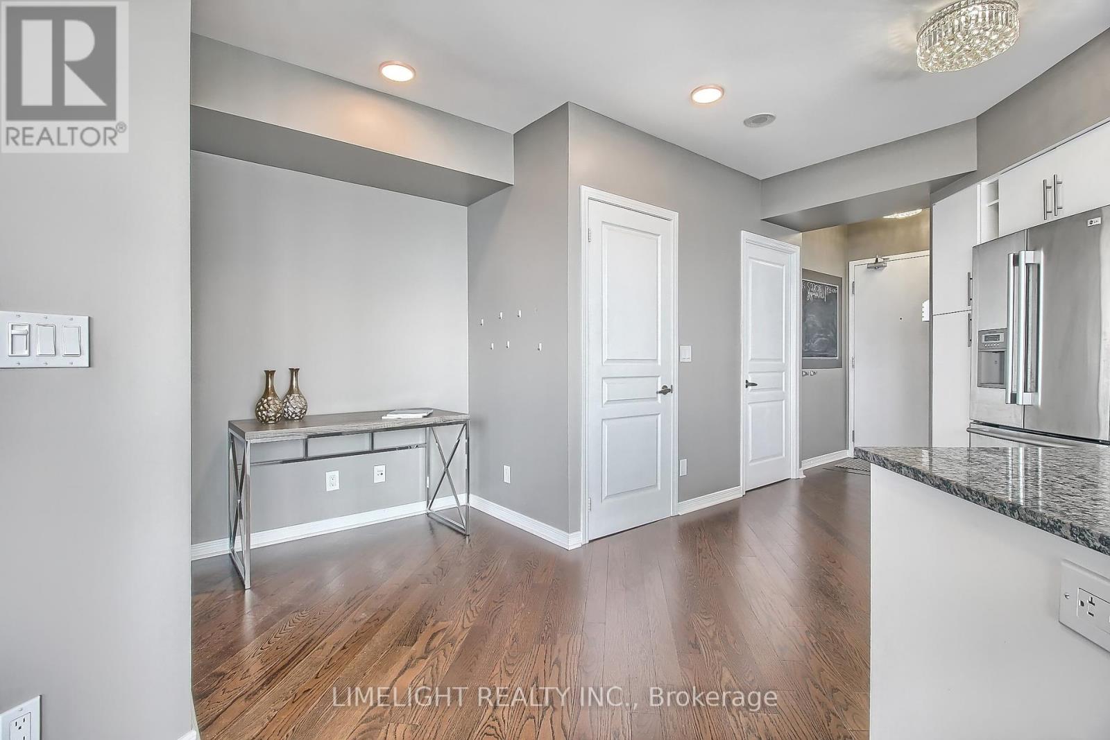 2208 - 2240 Lake Shore Boulevard W, Toronto, Ontario  M8V 0B1 - Photo 17 - W12462099