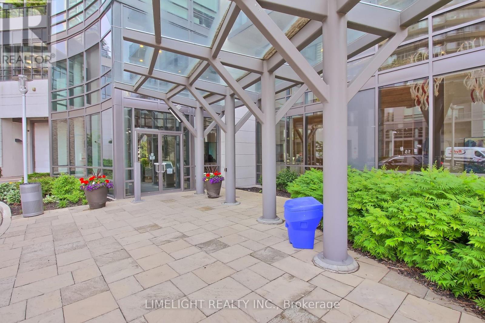 2208 - 2240 Lake Shore Boulevard W, Toronto, Ontario  M8V 0B1 - Photo 2 - W12462099
