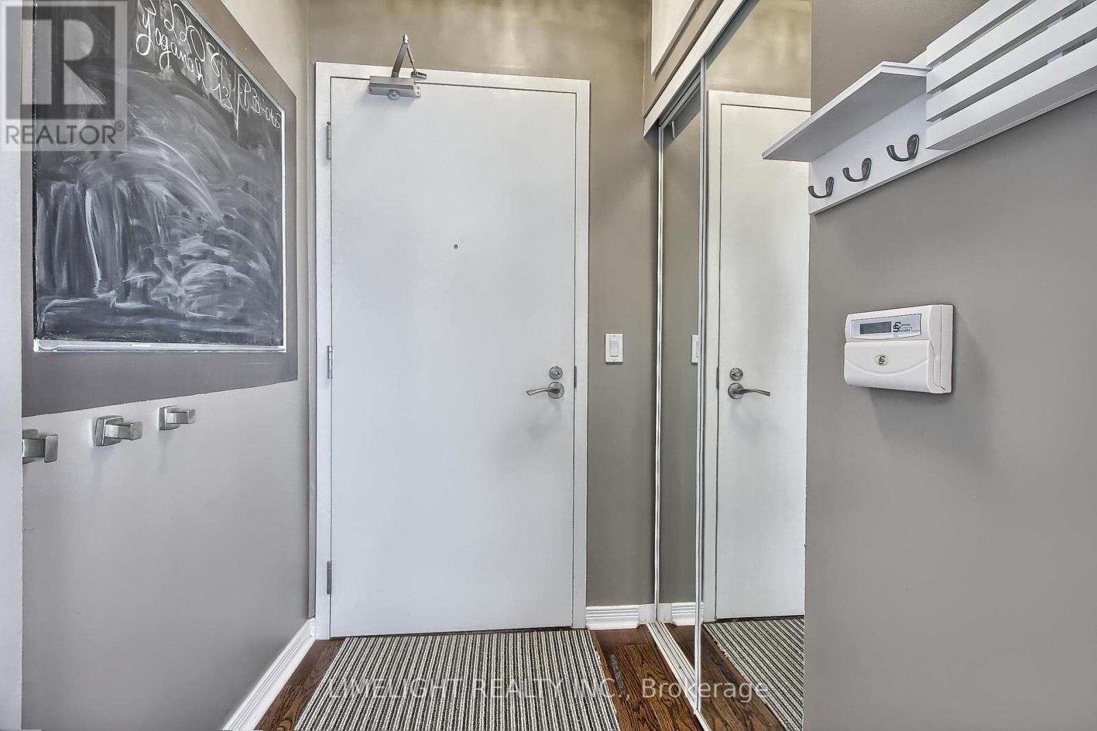 2208 - 2240 Lake Shore Boulevard W, Toronto, Ontario  M8V 0B1 - Photo 4 - W12462099