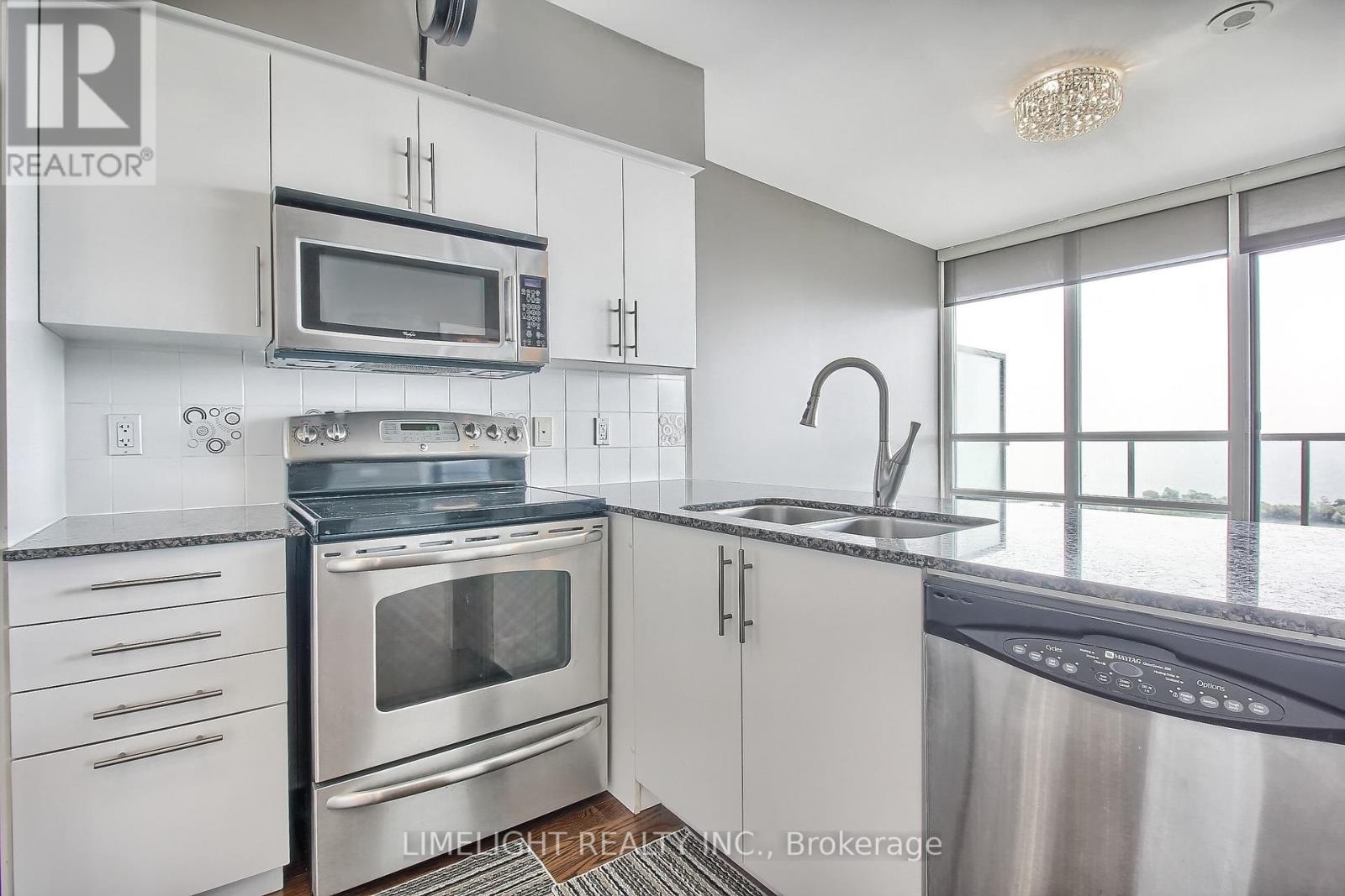 2208 - 2240 Lake Shore Boulevard W, Toronto, Ontario  M8V 0B1 - Photo 7 - W12462099