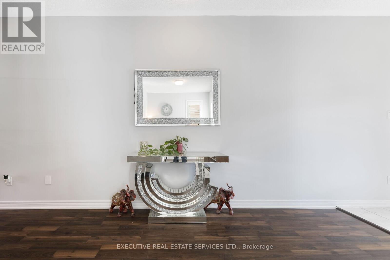 5 Drake Avenue, Brant, Ontario  N3L 0H9 - Photo 11 - X12462001