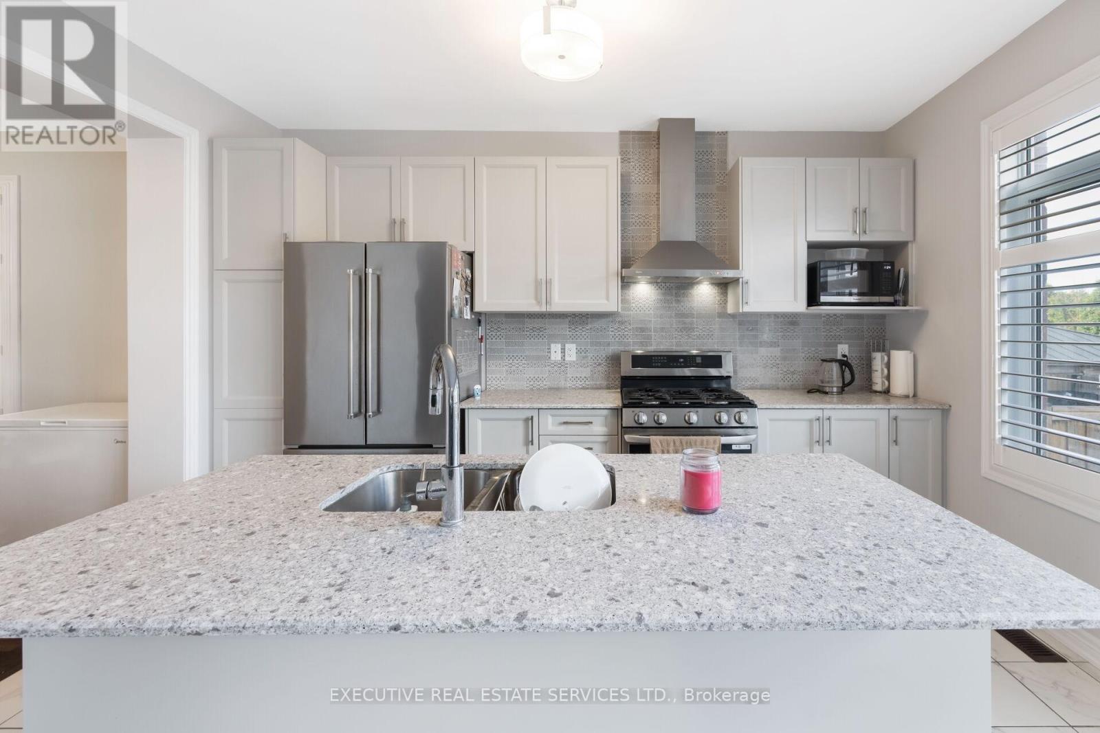 5 Drake Avenue, Brant, Ontario  N3L 0H9 - Photo 18 - X12462001