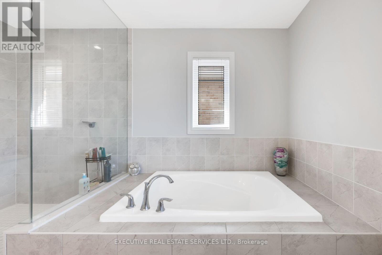 5 Drake Avenue, Brant, Ontario  N3L 0H9 - Photo 25 - X12462001