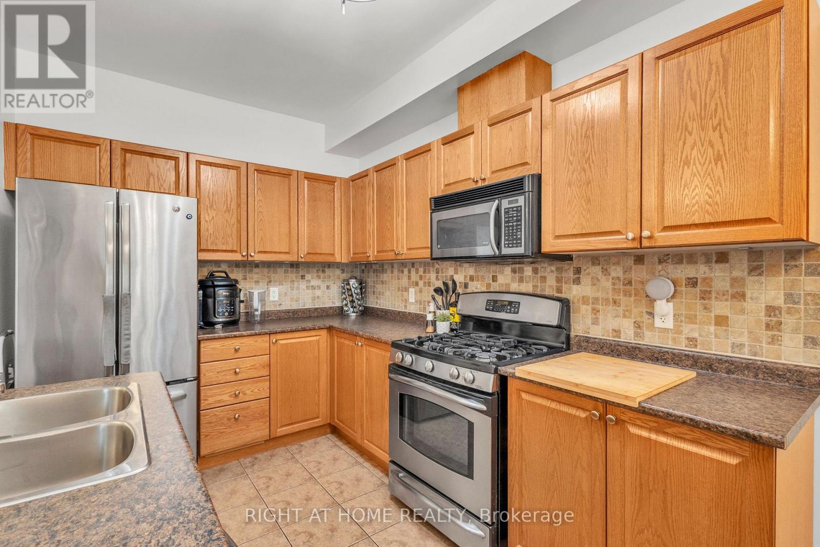 170 Dewitt Road, Hamilton, Ontario  L8E 0B4 - Photo 18 - X12462062